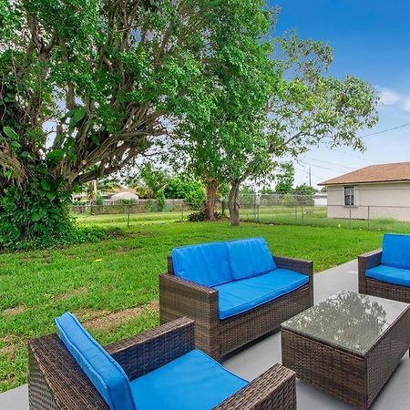 Modern Getaway Near The Beach With Room For A Boat West Palm Beach Dış mekan fotoğraf