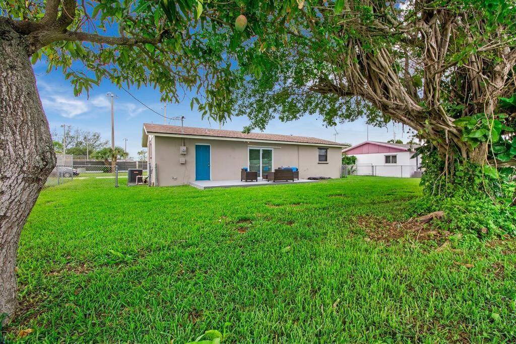 Modern Getaway Near The Beach With Room For A Boat West Palm Beach Dış mekan fotoğraf